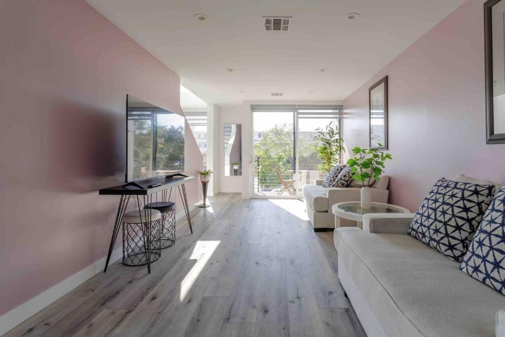 Stunning Hollywood Townhouse With Sunny Views Villa Los Angeles Exterior photo