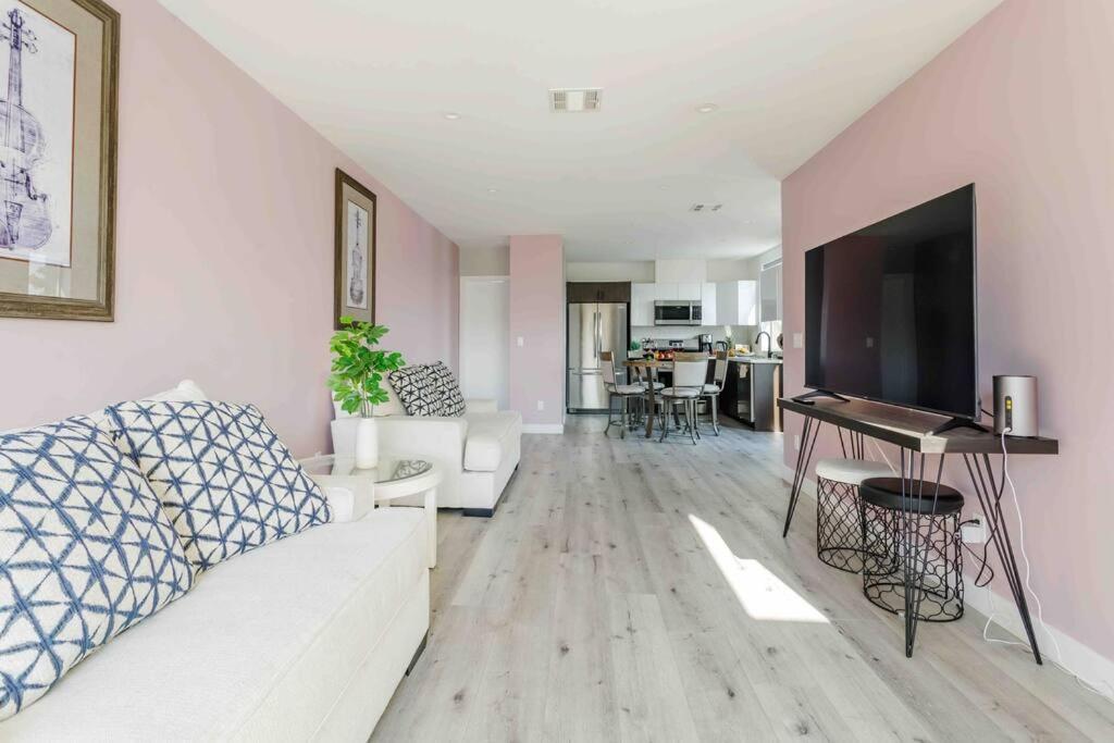 Stunning Hollywood Townhouse With Sunny Views Villa Los Angeles Exterior photo