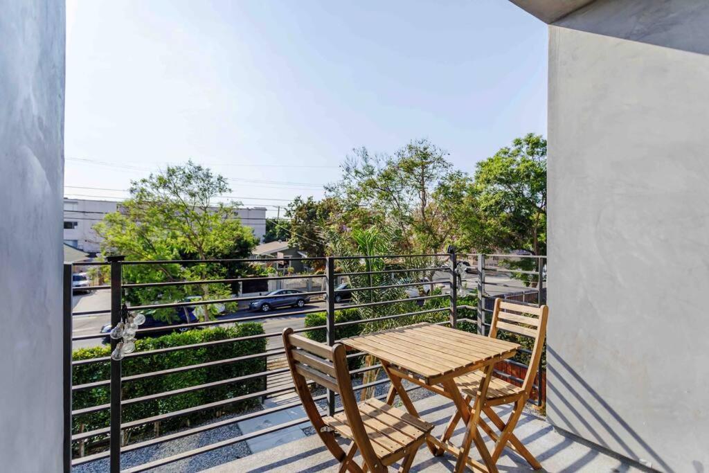 Stunning Hollywood Townhouse With Sunny Views Villa Los Angeles Exterior photo